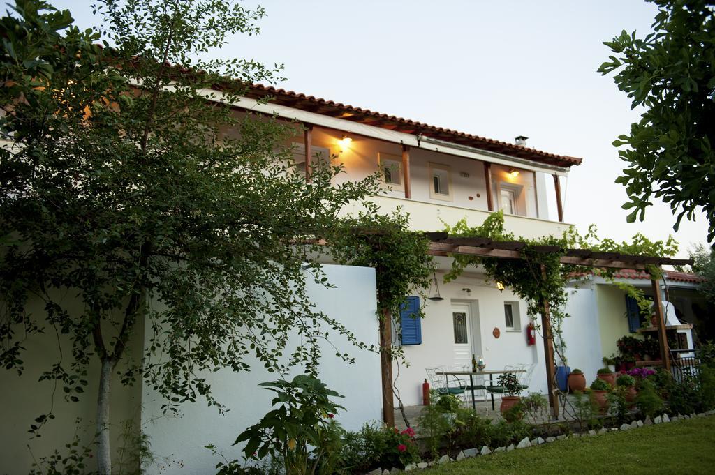 Yalis Studios Achladies (Skiathos) Exterior foto