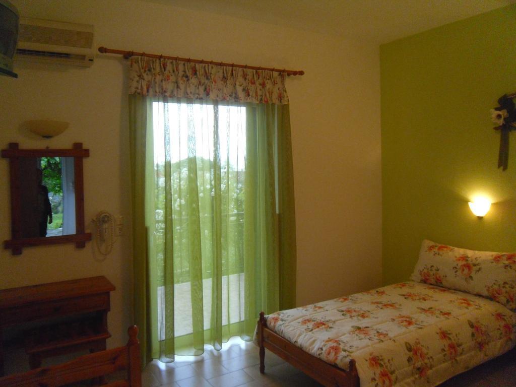 Yalis Studios Achladies (Skiathos) Exterior foto